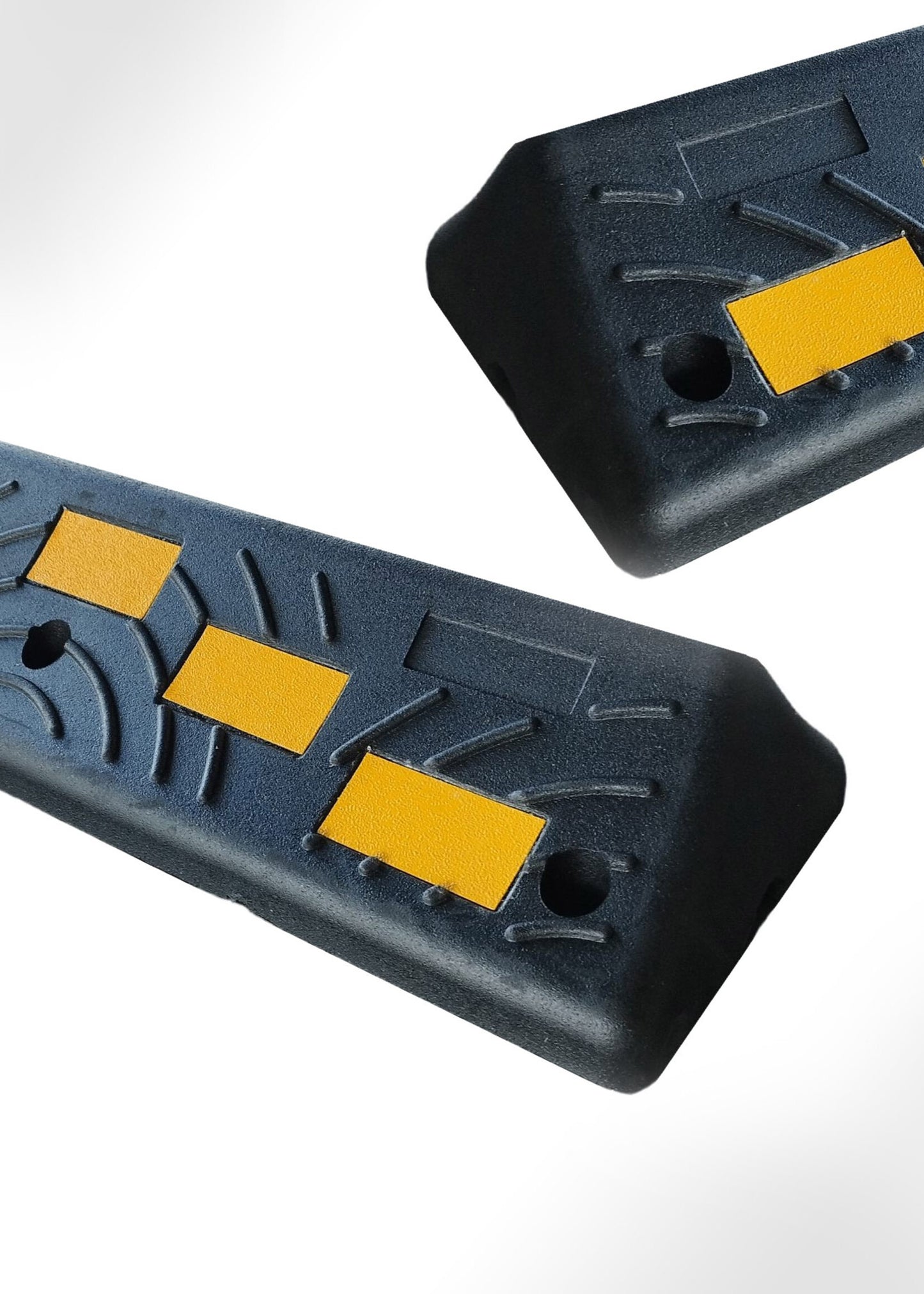 LKW-Radstopp – Robuste Parkplatzbegrenzung mit Reflexstreifen