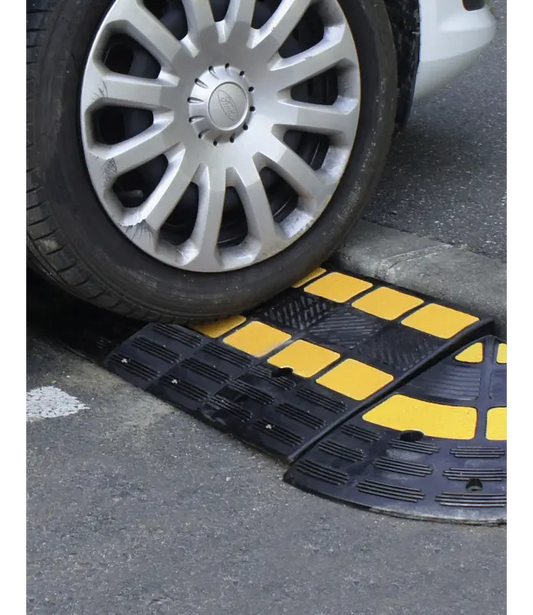 Gummi Auffahrrampe 20 cm – belastbar bis 40 Tonnen