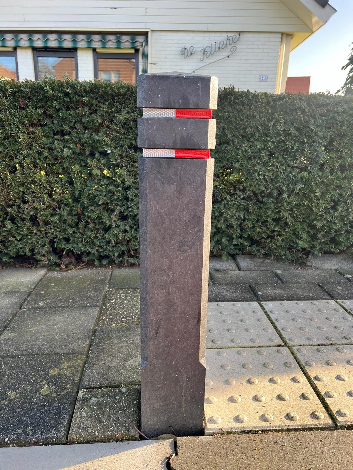 Diamant Absperrpfosten Schwarz – aus Recyclingkunststoff