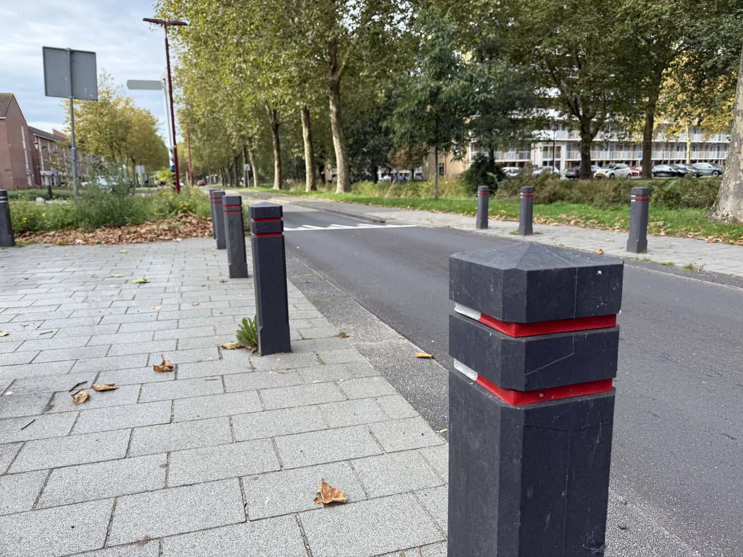 Absperrpfosten 140 cm – 5er-Set aus recyceltem Kunststoff, rot-weiß