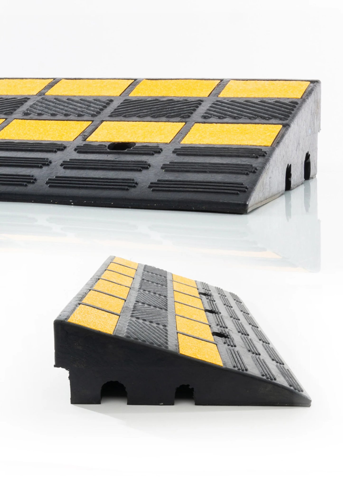 Vollgummi-Bordsteinrampe 10 cm – Auffahrrampe