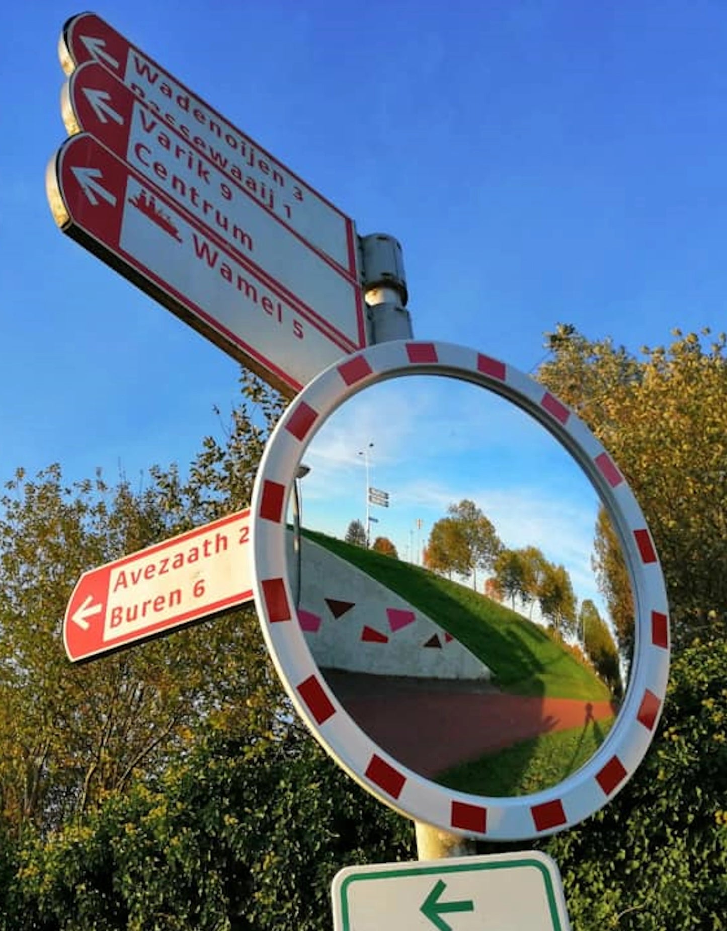 Verkehrsspiegel Rund 60 cm – Außenspiegel mit Reflexrahmen