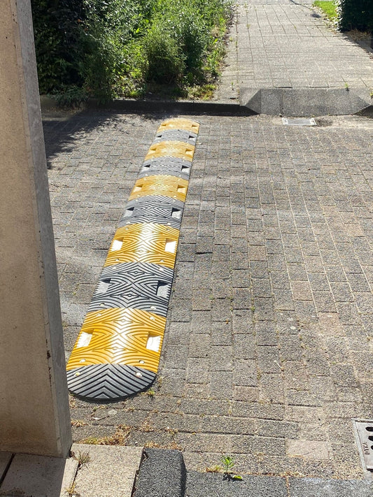 Bremsschwelle 5 cm – Komplettset für Tempo 15–20 km/h