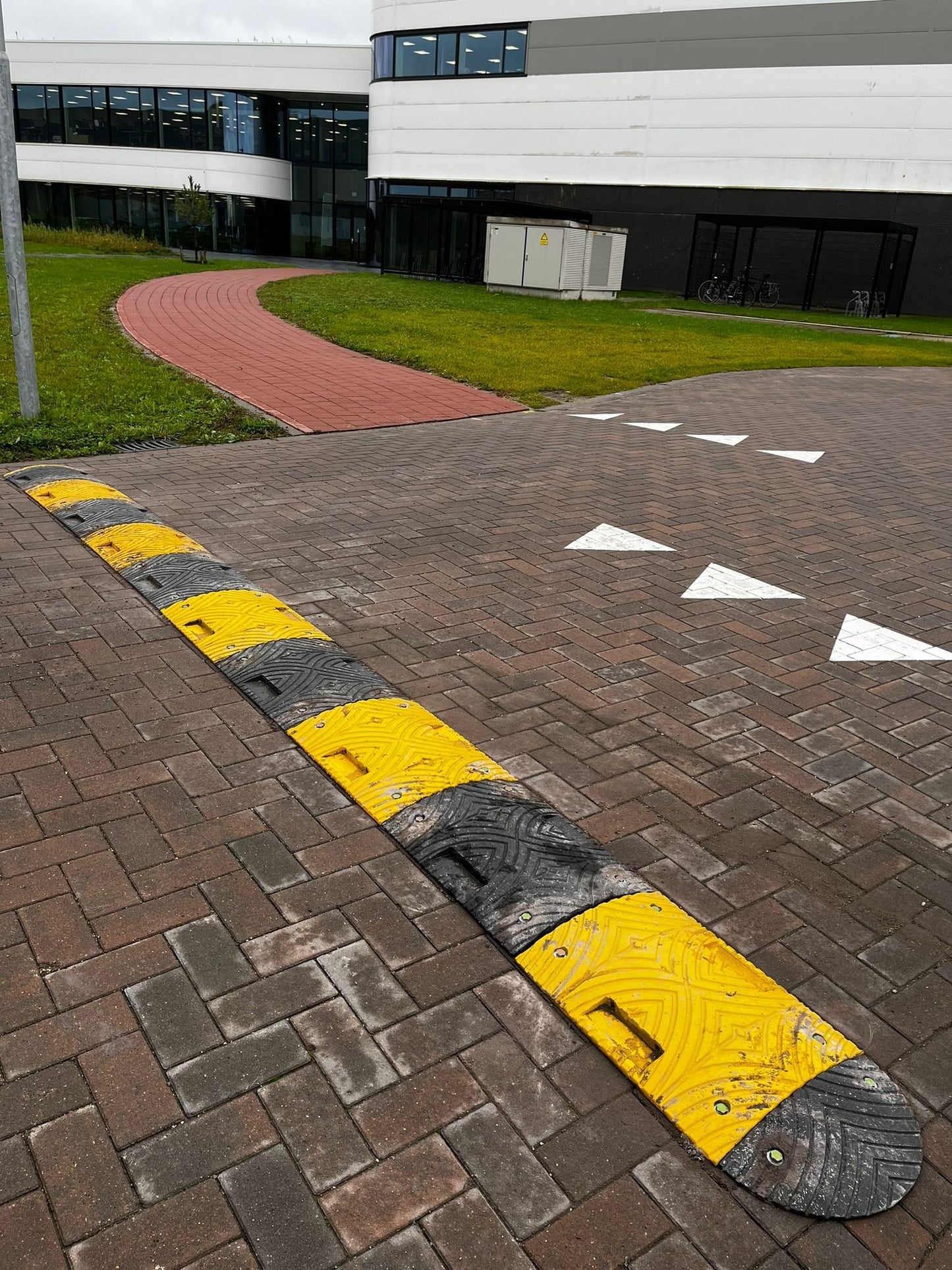 Bremsschwelle 5 cm – Komplettset für Tempo 15–20 km/h